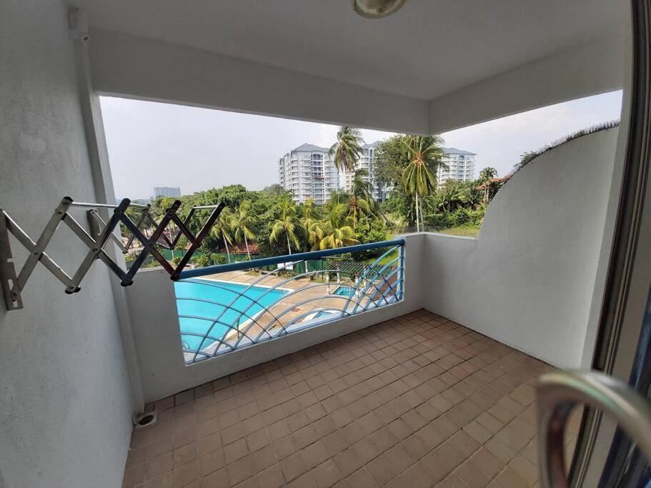 Nat's Seri Bulan beach, pool home @teluk kemang Port Dickson Bagian luar foto