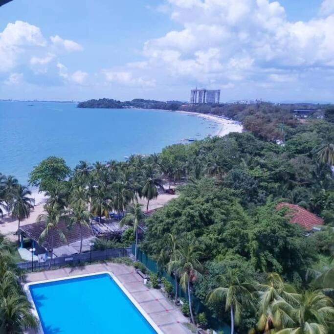 Nat's Seri Bulan beach, pool home @teluk kemang Port Dickson Bagian luar foto